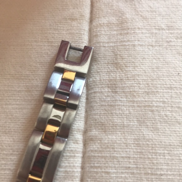 Gently used ladies pulsar watch - Picture 5 of 7